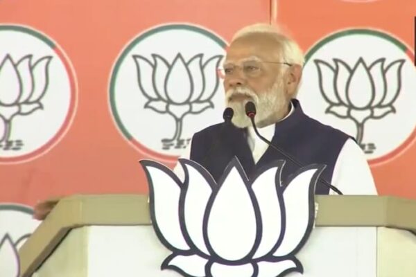  Prime Minister Narendra Modi addressed a massive gathering, highlighting the growing support for the Bharatiya Janata Party (BJP) and the National Democratic Alliance (NDA).